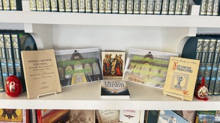 В библиотеке-музее Н.Н. Страхова открылась выставка «Православное Белогорье»