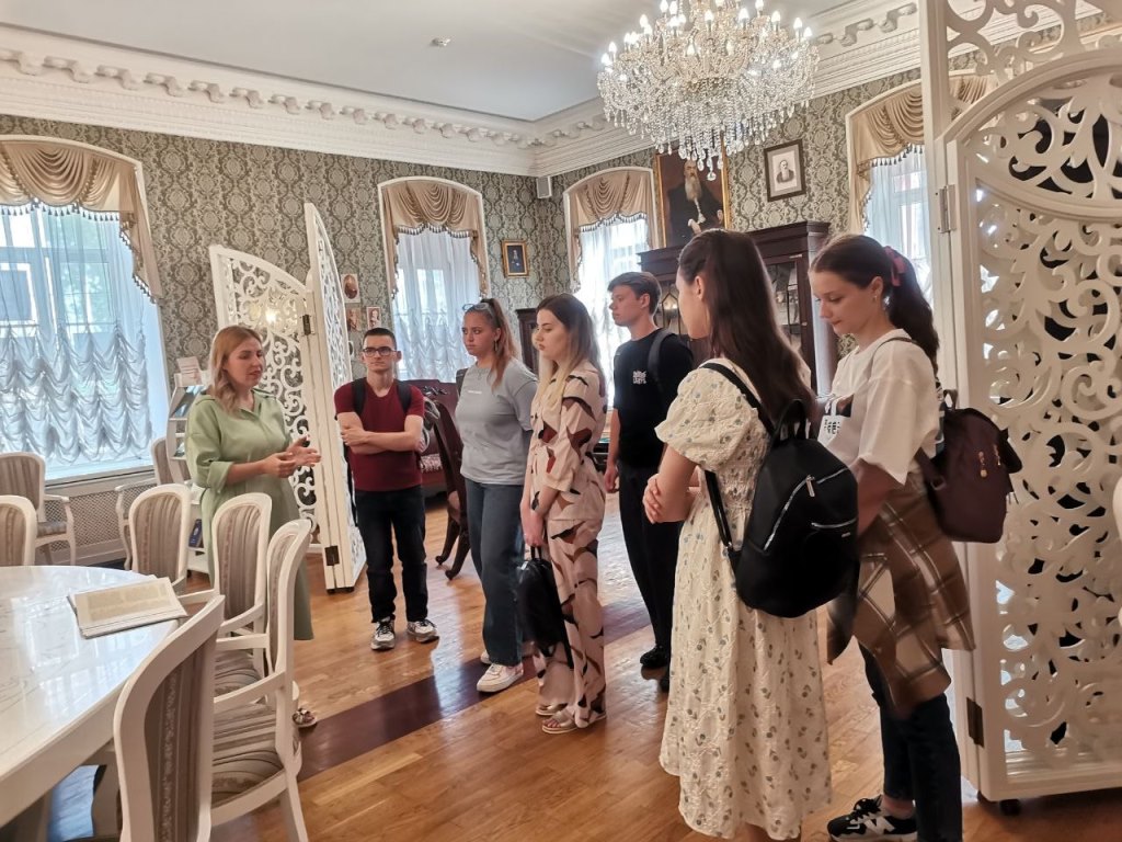 Экскурсия по библиотеке-музею Николая Николаевича Страхова