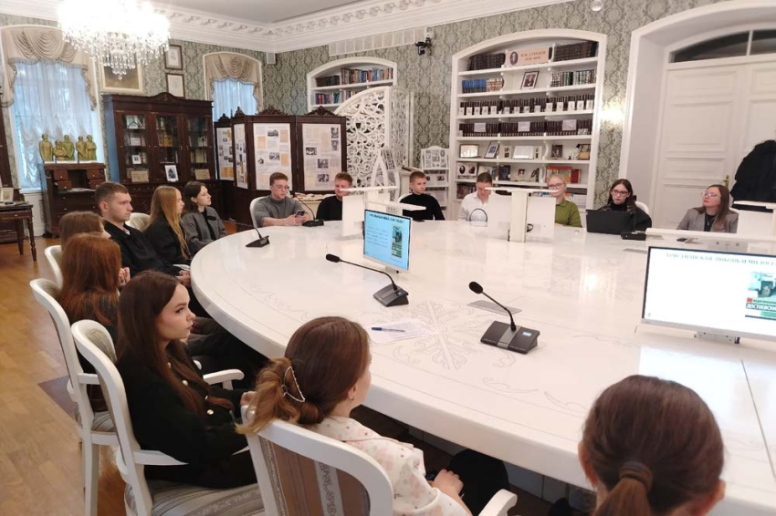 События НИУ «БелГУ» «по средам у страхова»: студенты ниу «белгу» обсудили духовные истоки научного наследия философа
