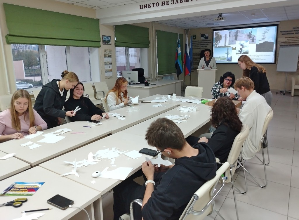 В Белгородском госуниверситете состоялся мастер-класс «День белых журавлей»